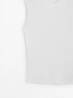 100% cotton V-neck T-shirt