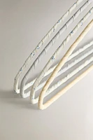 LOT CINTRES BEBÉ REMBOURRÉS (LOT DE 4)