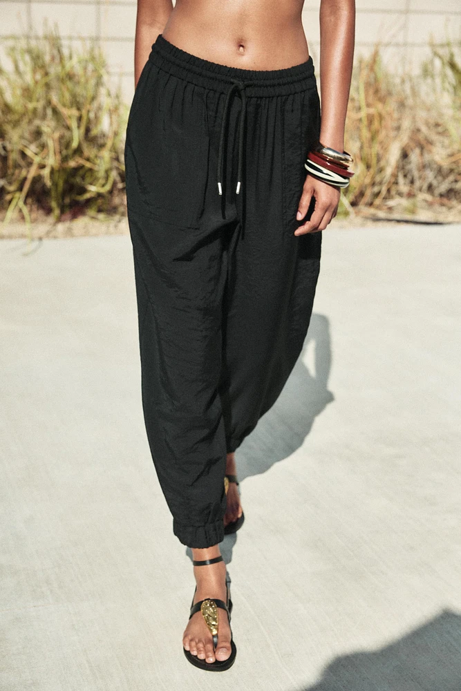 FLOWY JOGGER PANTS