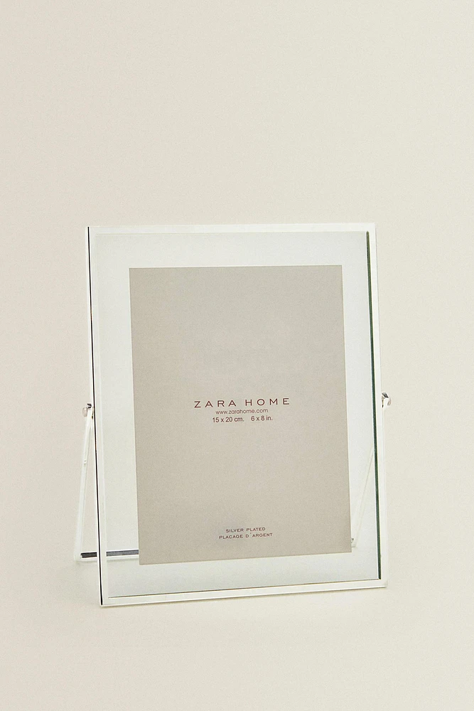 PICTURE FRAME WITH STAND