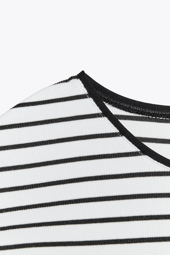 RIBBED T-SHIRT