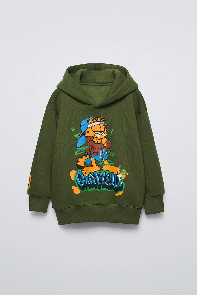 GARFIELD © PAWS INC. WARM AND COZY SWEATSHIRT