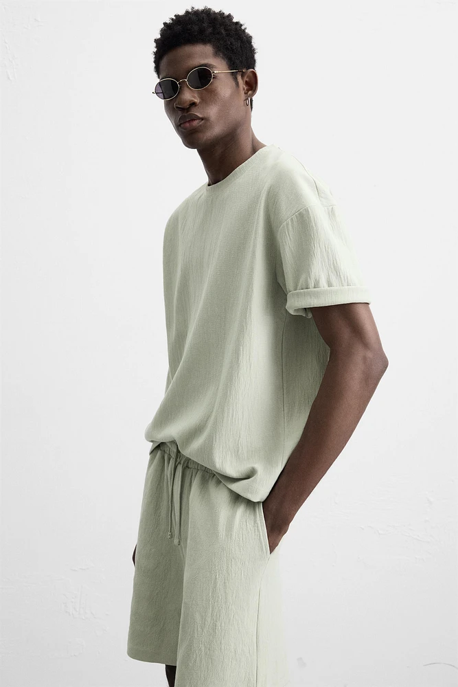 RELAXED FIT STRUCTURED T-SHIRT