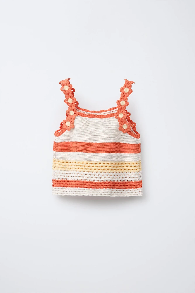 TOP EN MAILLE FLEURS