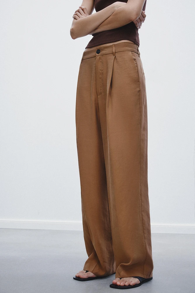 PANTALON À PLIS