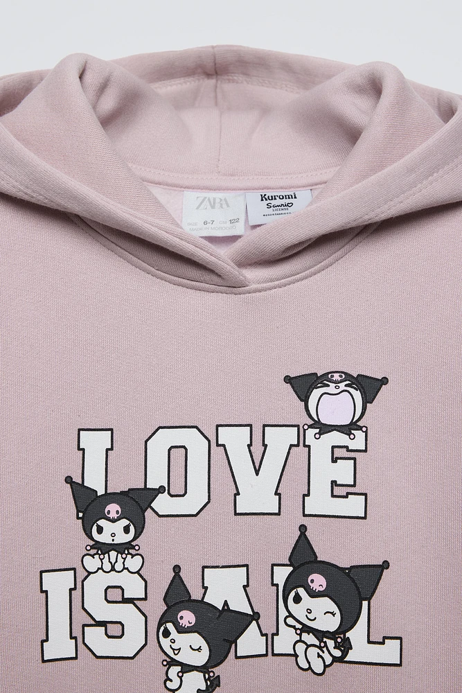 ROBE EN MOLLETON À CAPUCHE KUROMI © SANRIO