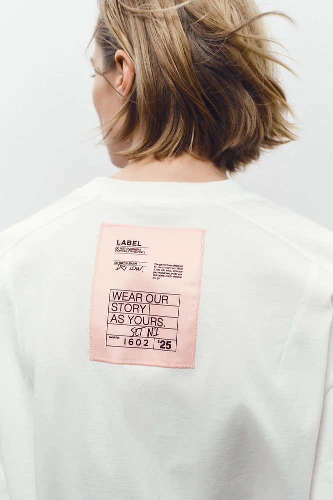 LABEL T-SHIRT