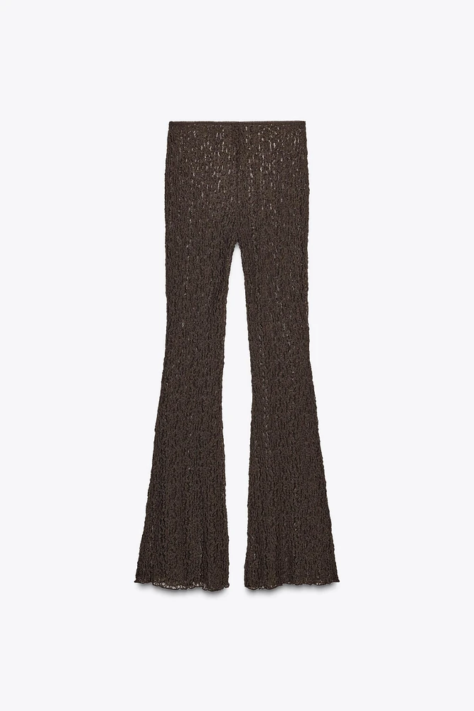PANTALON FLARE EN DENTELLE