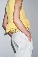 TOP EN MAILLE QUADRILLÉ À FRANGES