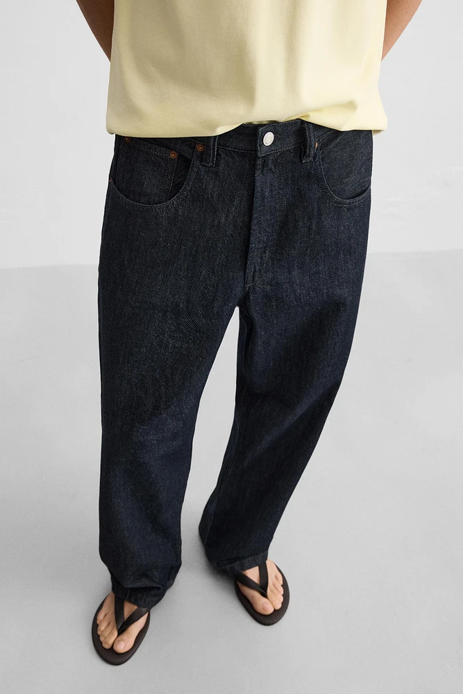 LIGHTWEIGHT BAGGY FIT JEANS