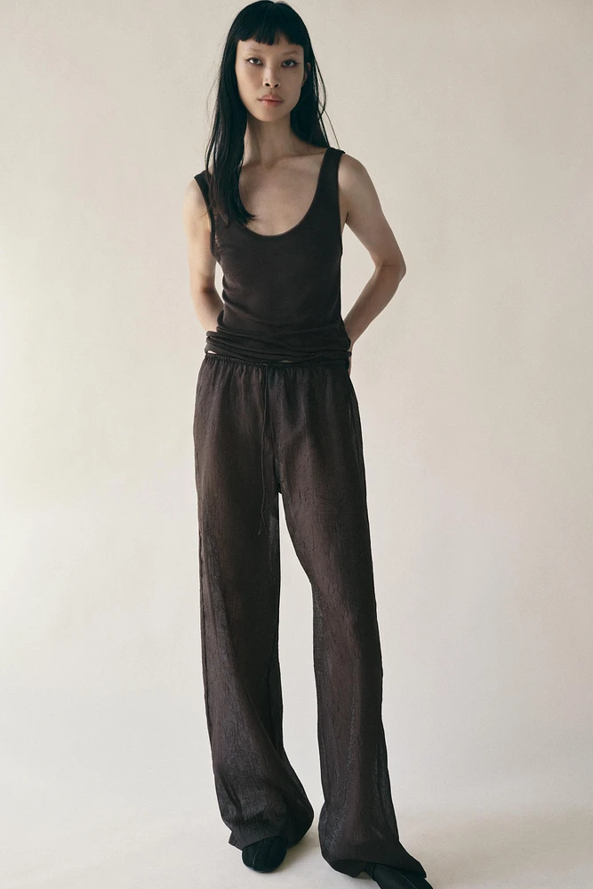 PANTALON SEMI-TRANSPARENT FROISSÉ