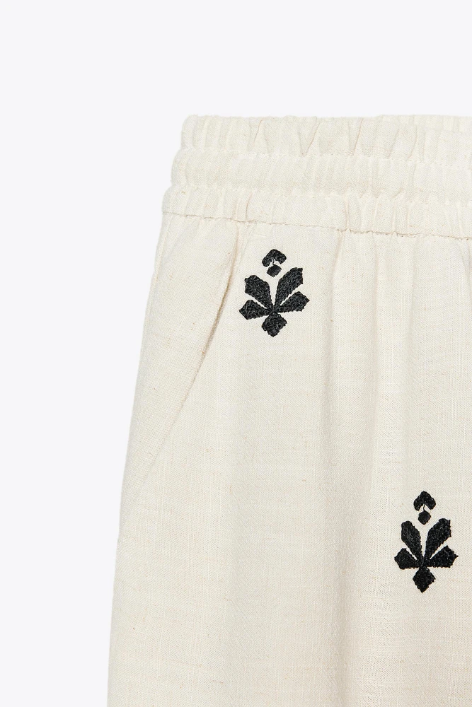 EMBROIDERED WIDE LEG PANTS