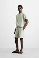 TEXTURED JOGGER SHORTS