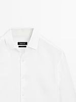 Chemise slim en lin mélangé