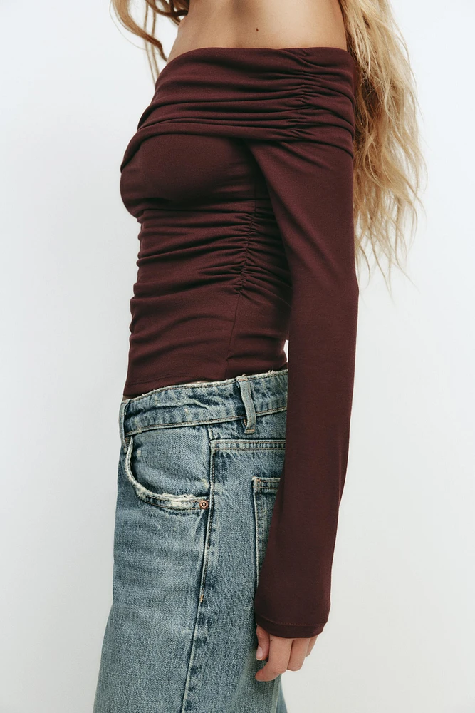 ASYMMETRIC NECKLINE TOP