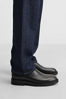 CHELSEA BOOTS