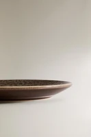 DESSERT PLATE WITH RAISED DESIGN