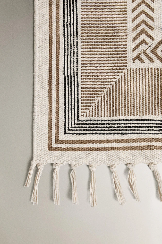 RECTANGULAR COTTON AREA RUG WITH FRINGING