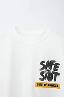 T-SHIRT À IMPRIMÉ GRAFFITI