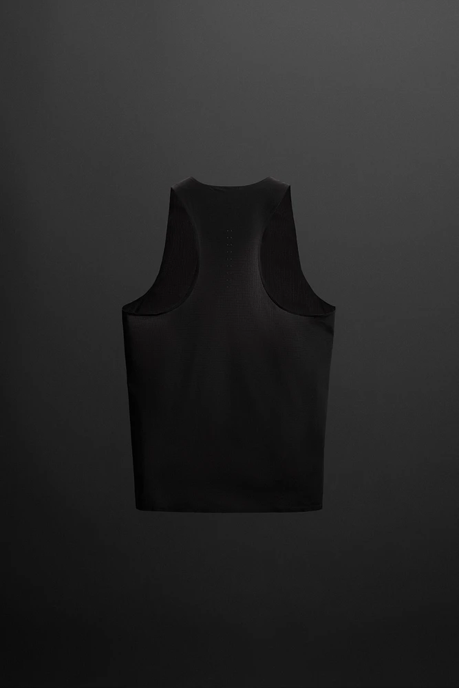 LIGHTWEIGHT TECHNICAL TANK TOP