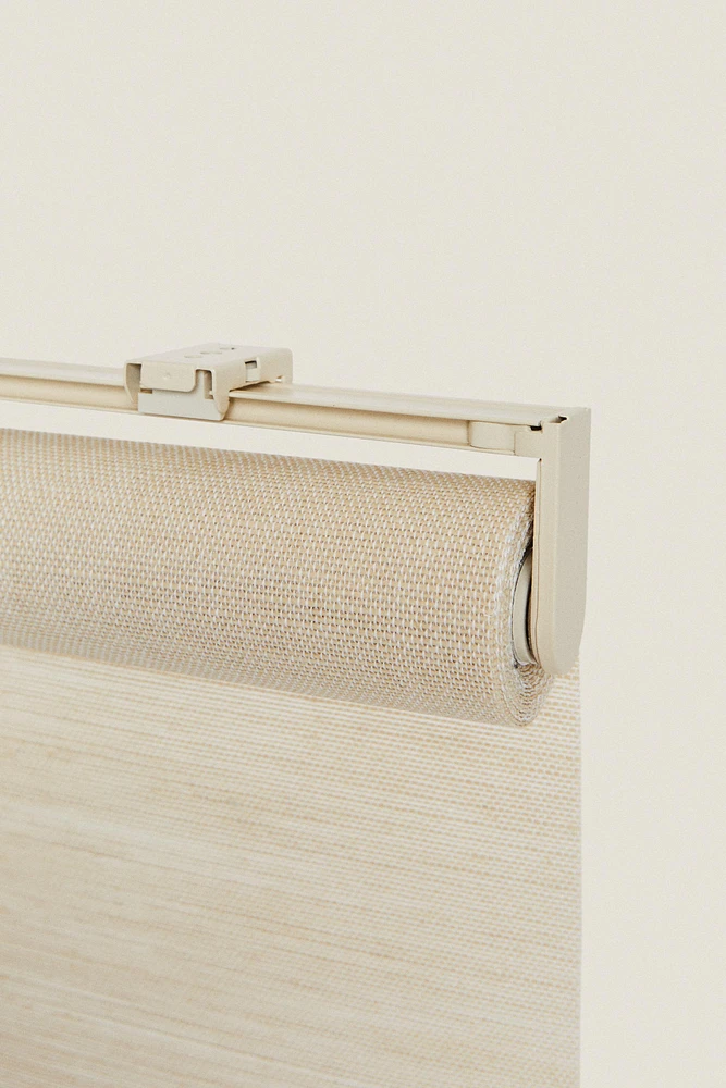 CURTAIN | MEDIUM OPACITY JUTE RETRACTABLE BLIND