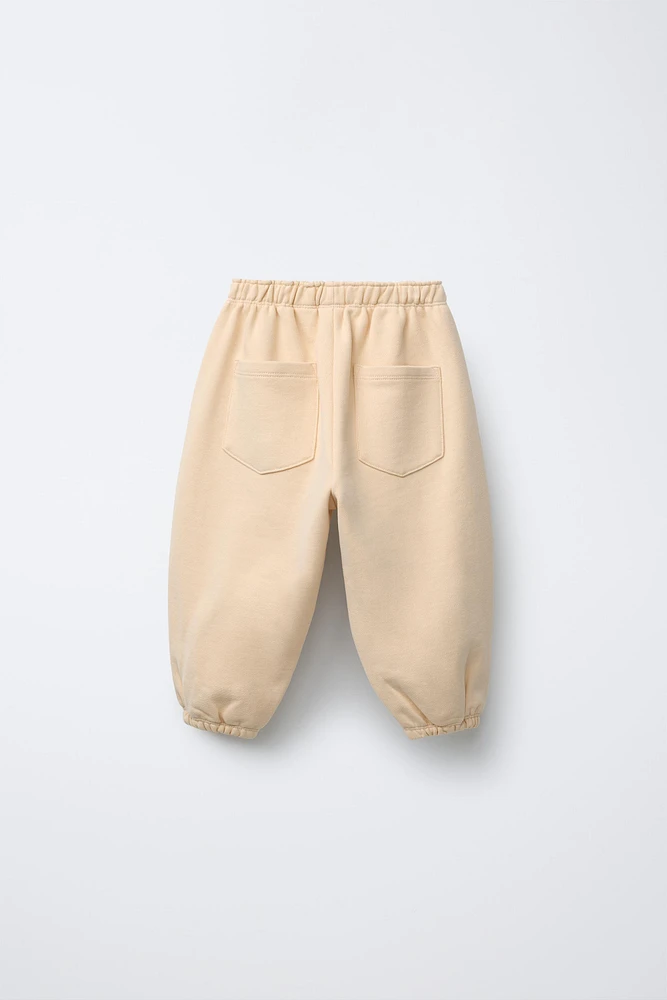 PANTALON JOGGER MOLLETONNÉ AVEC LOGO