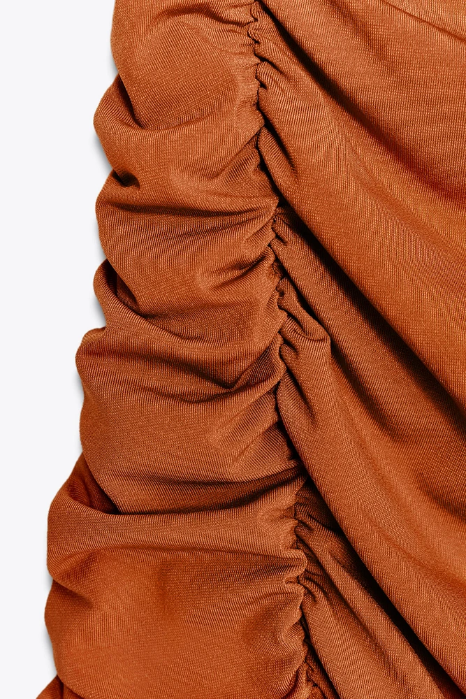ROBE LONGUE DRAPÉE À PLIS