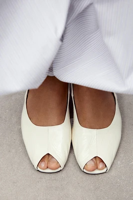 BALLERINES BOUT OUVERT EN CUIR
