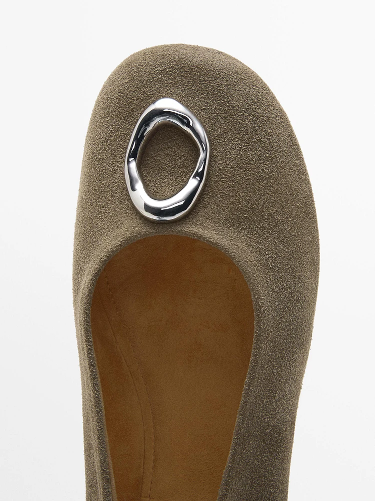 Ballet flats with metal piece