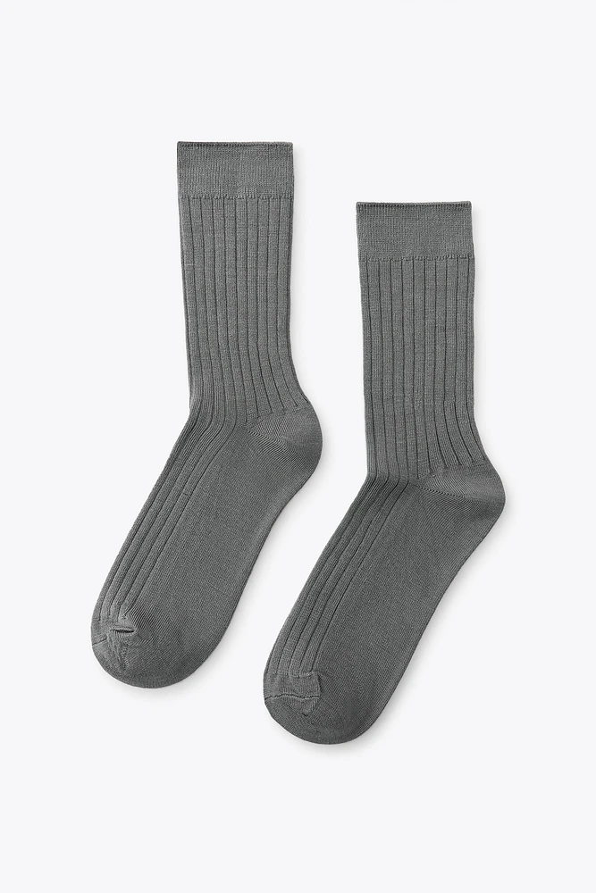 RIBBED SOCKS WITH VISCOSE