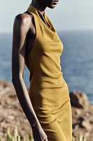 ROBE MI-LONGUE AVEC ENCOLURE AMÉRICAINE