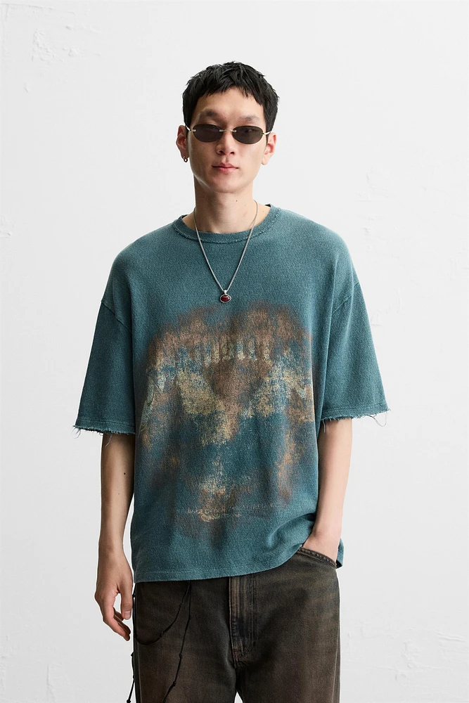 T-SHIRT EN MAILLE IMPRIMÉ DÉLAV