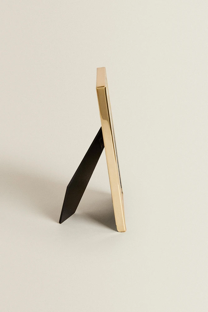 GOLDEN METAL PHOTO FRAME