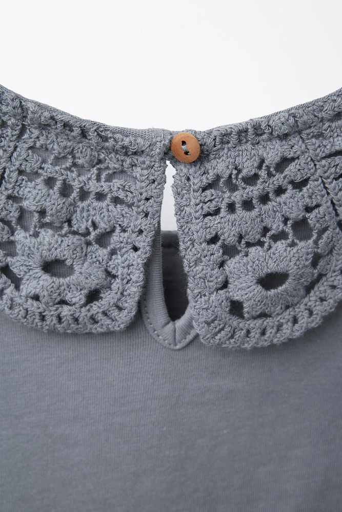 CROCHET COLLAR T-SHIRT