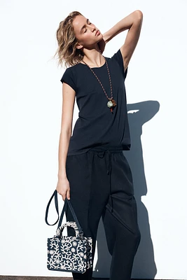 EMBROIDERED DETAIL RIGID DENIM CITY BAG
