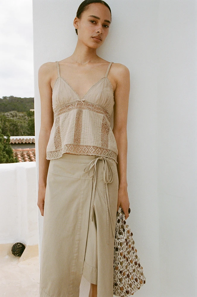 EMBROIDERED TOP