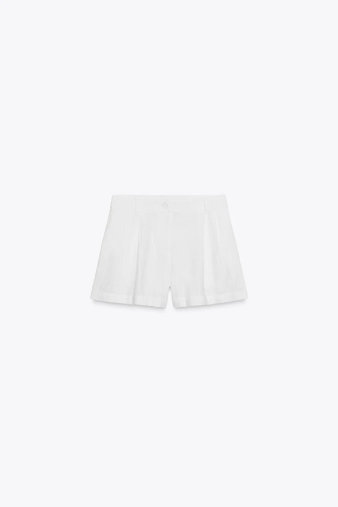 LINEN PLEATED BERMUDA SHORTS