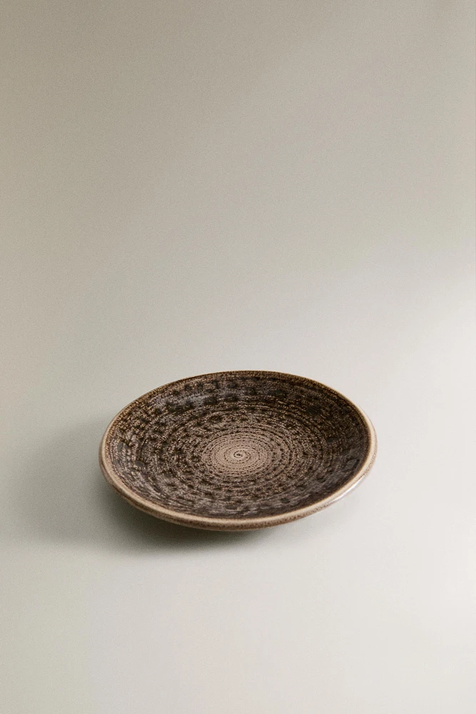 RAISED-DESIGN SIDE PLATE