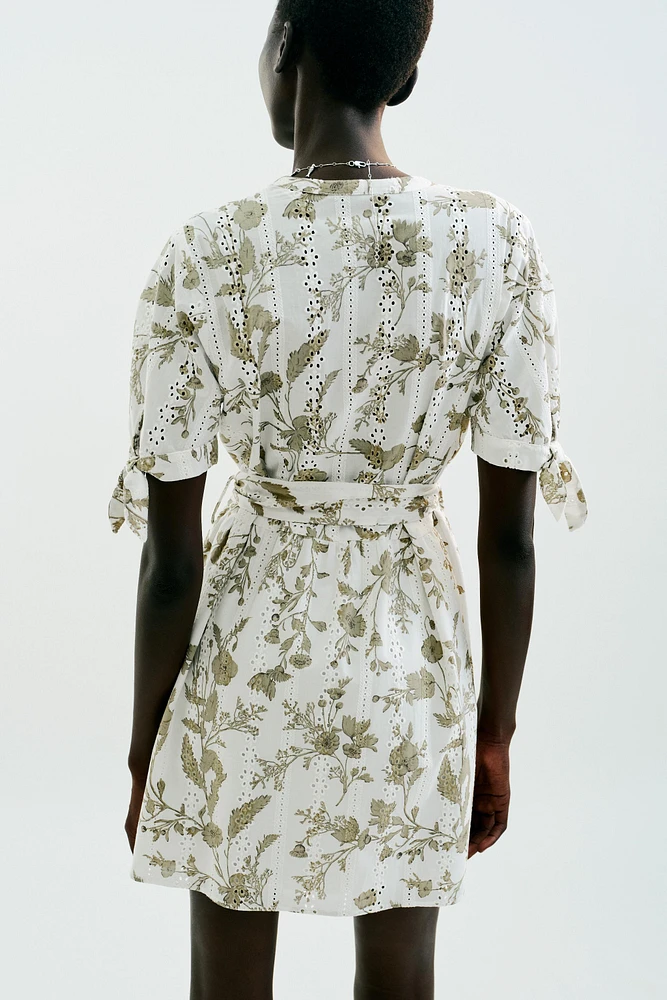 ROBE COURTE IMPRIMÉE BRODÉE AJOURÉE