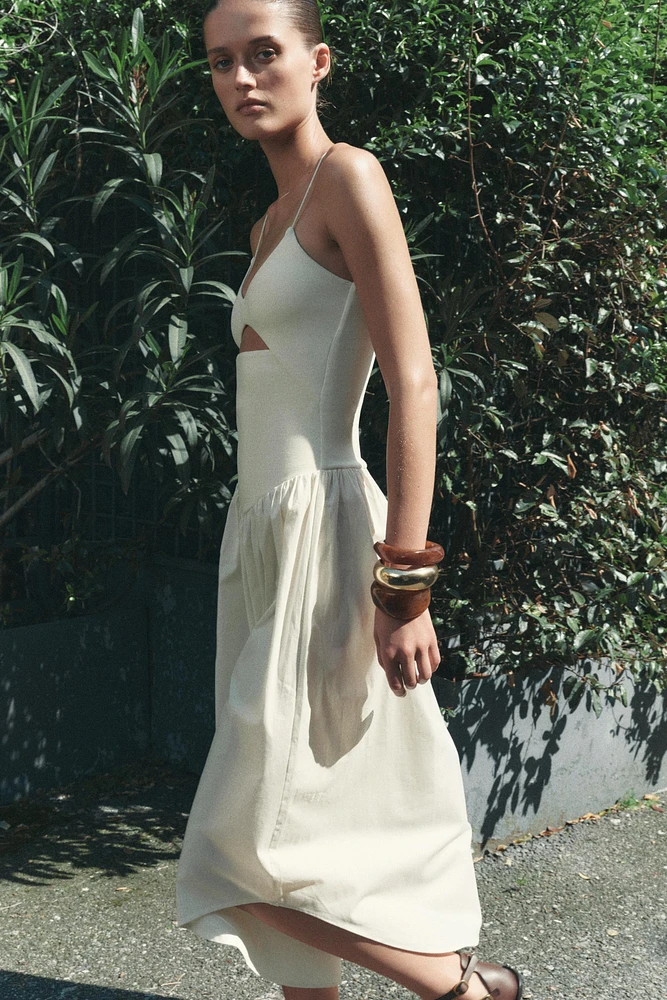 ROBE CUT OUT BIMATIÈRE