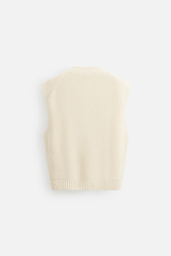 TEXTURED KNIT VEST