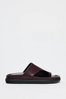 FLAT LEATHER SANDALS