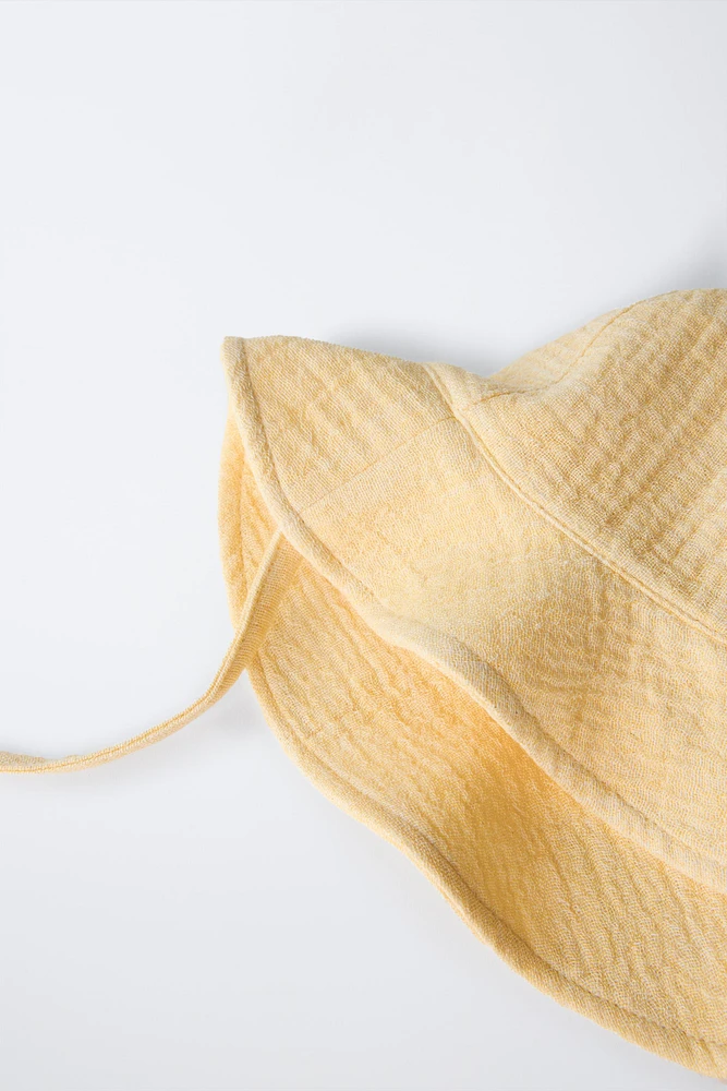 TEXTURED HAT