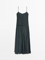 Long flounce dress with pintucks
