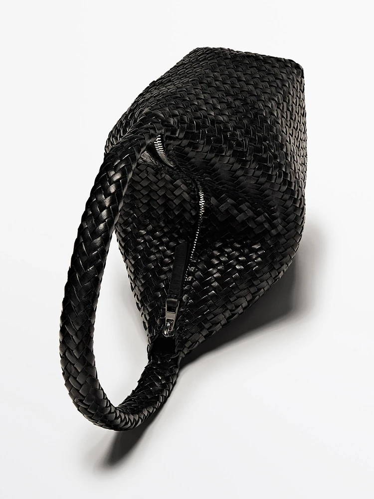 Sac seau tressé en cuir nappa