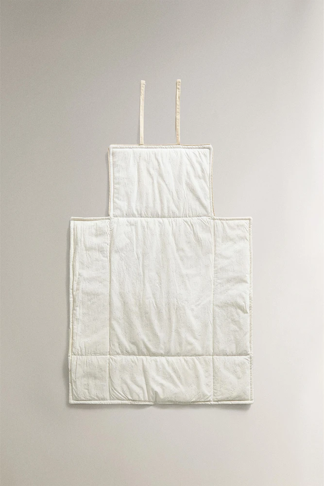 CHILDREN'S FLORAL CHANGING MAT