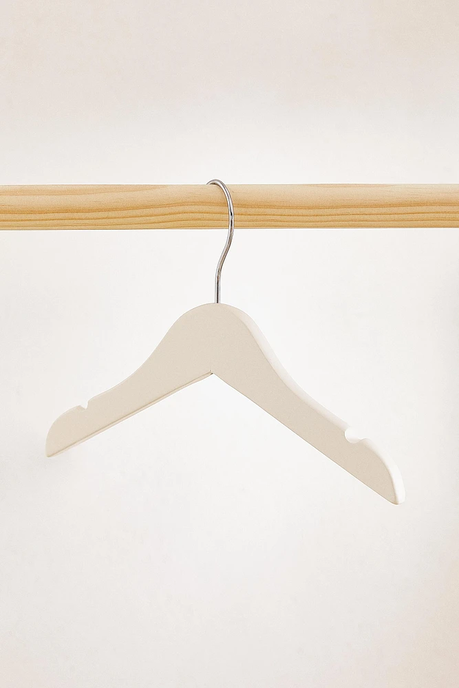 PACK OF WOODEN BABY HANGERS (PACK OF 3)