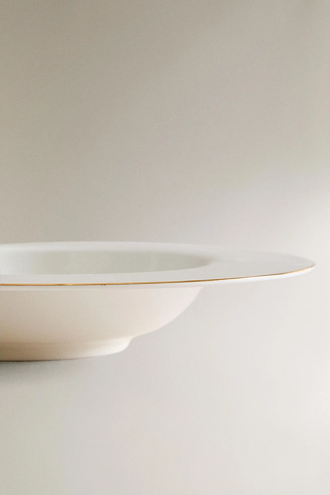 RIMMED BONE CHINA SOUP PLATE