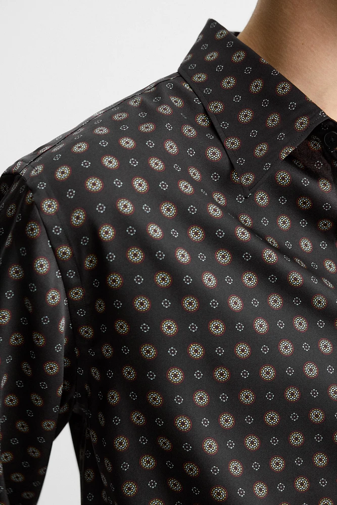 CHEMISE À IMPRIMÉ GÉOMÉTRIQUE ÉDITION LIMITÉE
