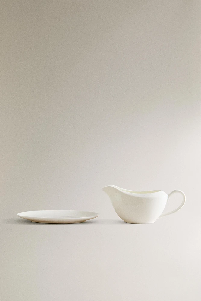 SOLID BONE CHINA GRAVY BOAT